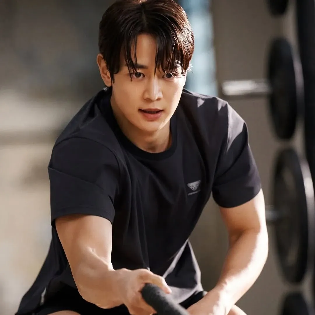 Recent activity shot of Minho (SHINee)