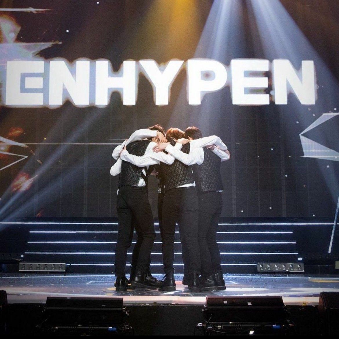 ENHYPEN의 최신 사진