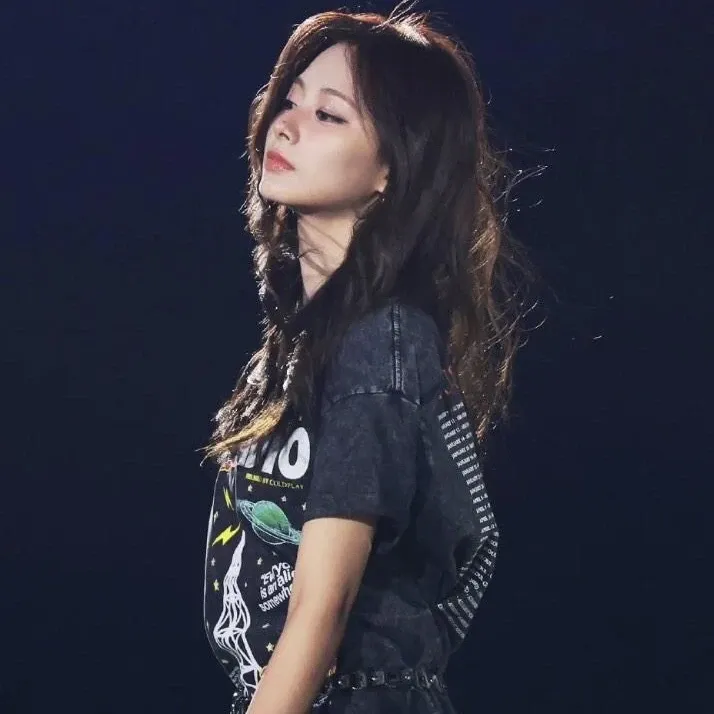 Momen yang diabadikan oleh penggemar Tzuyu (TWICE)