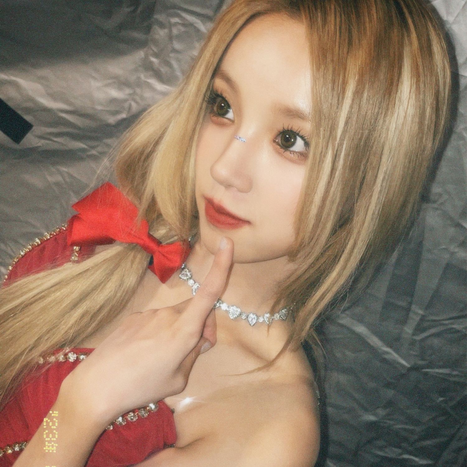 Behind-the-scenes cut of Yuqi (i-dle)