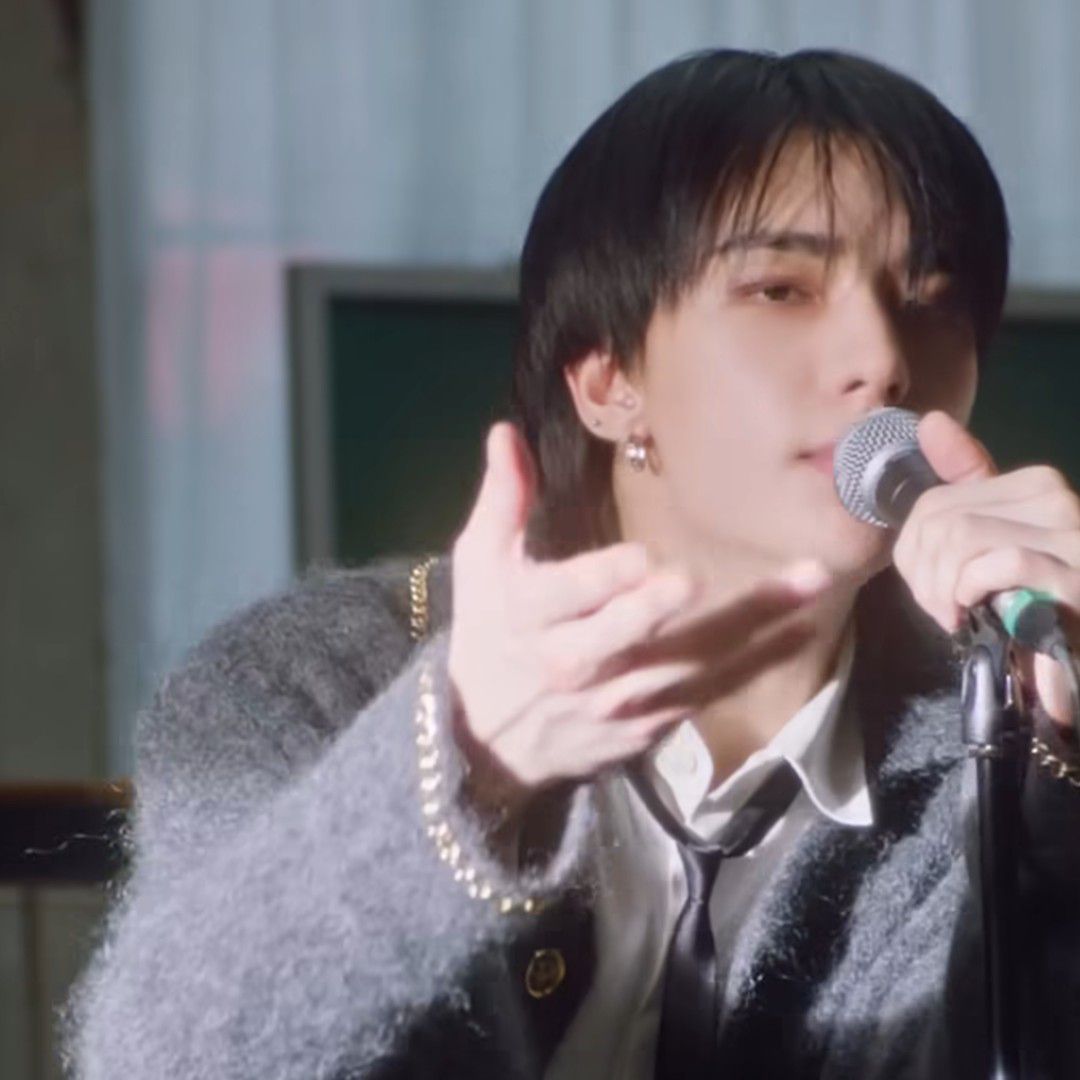 Behind-the-scenes cut of Hyunjin (Stray Kids)