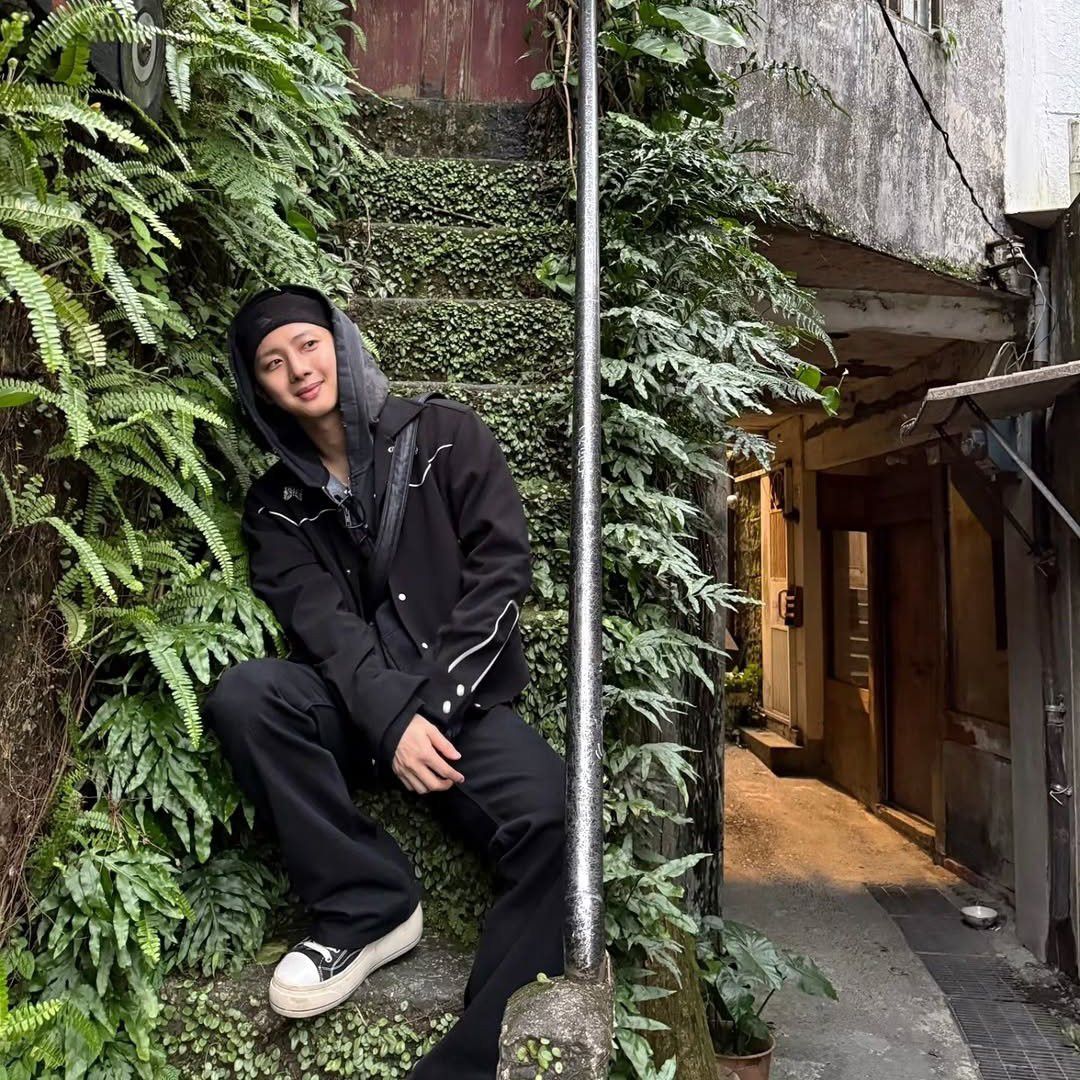 Recent activity shot of Hui (PENTAGON)