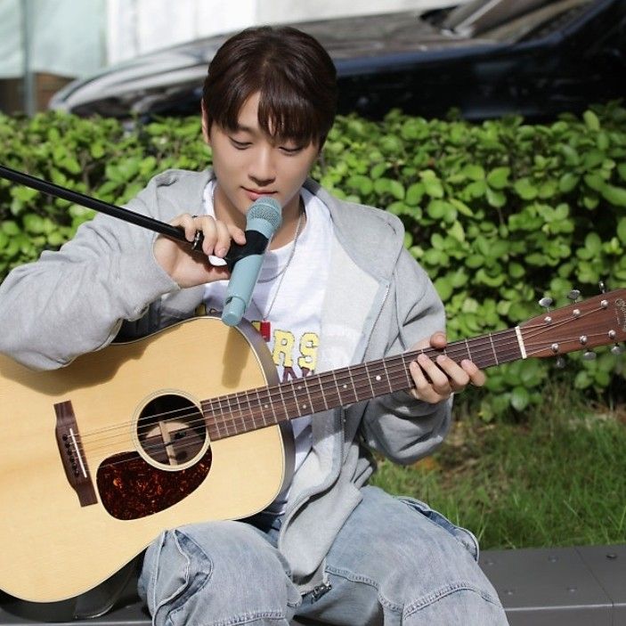 A moment captured by Hong Joochan (GoldenChild)'s fan