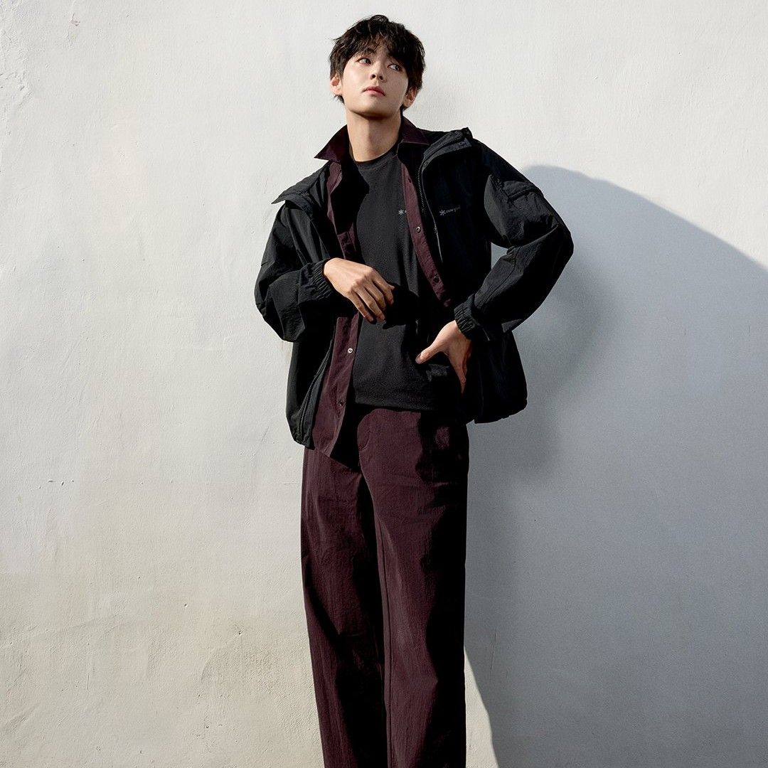 뷔 (방탄소년단)의 최신 사진