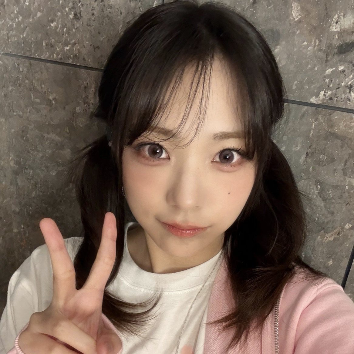 A moment captured by Siyeon (QWER)'s fan