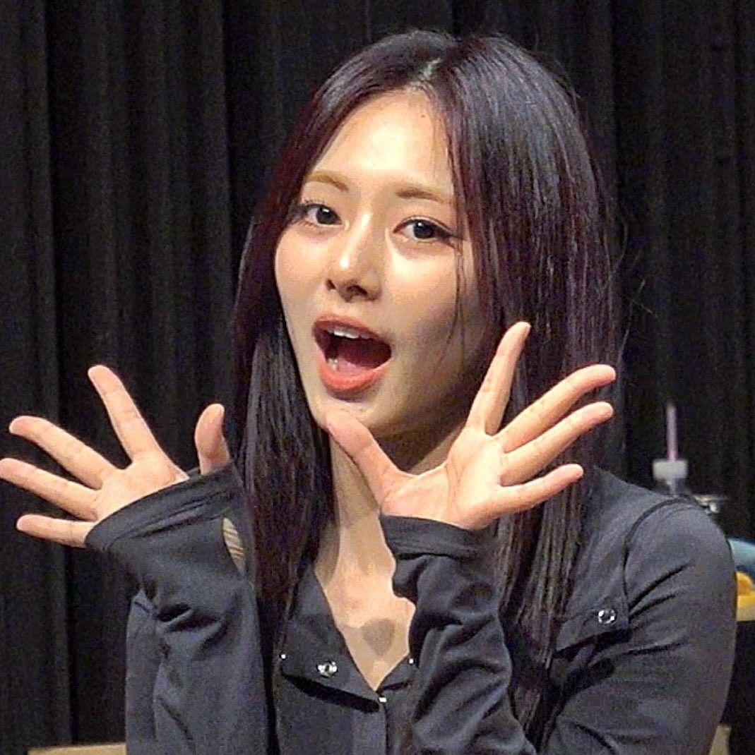 Recent activity shot of Tzuyu (TWICE)