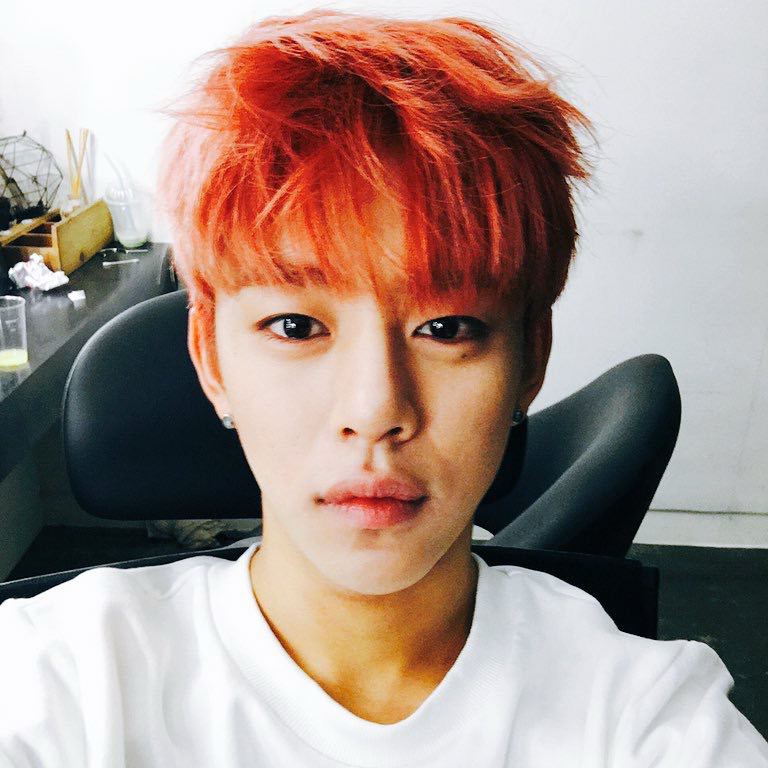 Daehyun (B.A.P)の舞台裏ショット
