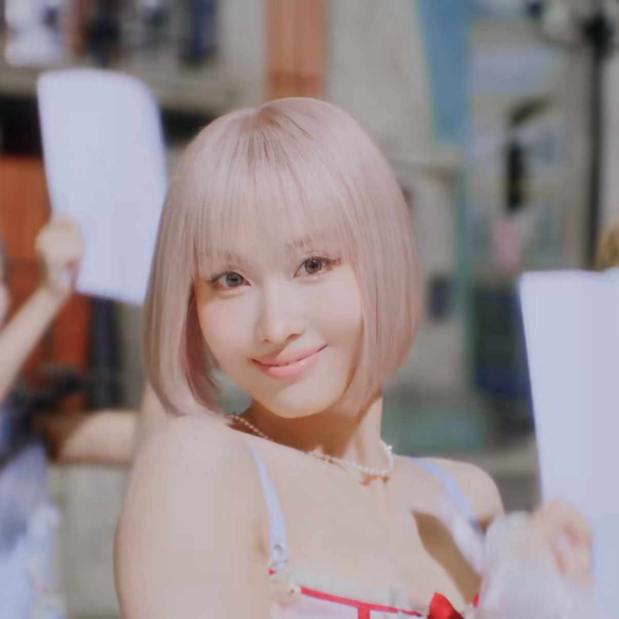 Behind-the-scenes cut of Momo (TWICE)