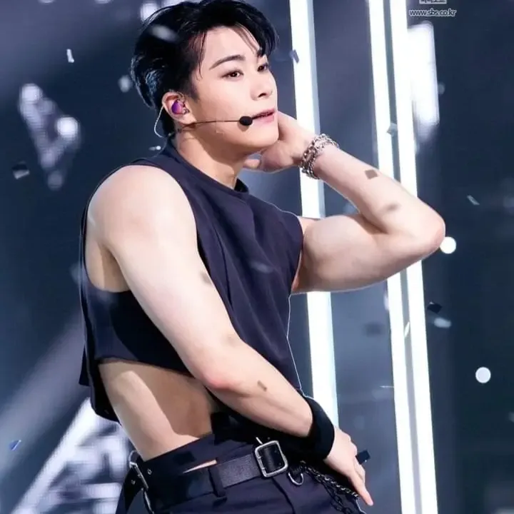 A moment captured by Moonbin (ASTRO)'s fan