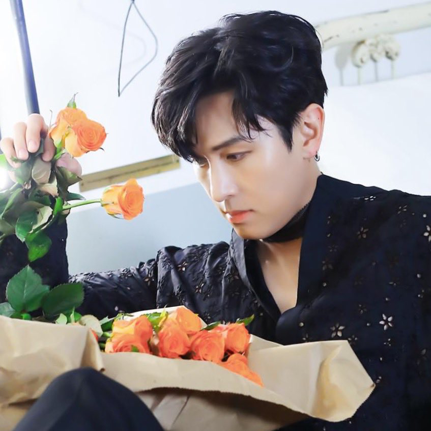 Latest photo of Kim Dongwan (SHINHWA)