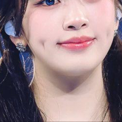 안유진 (IVE)의 비하인드 컷