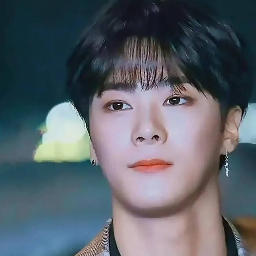 Latest photo of Moonbin (ASTRO)