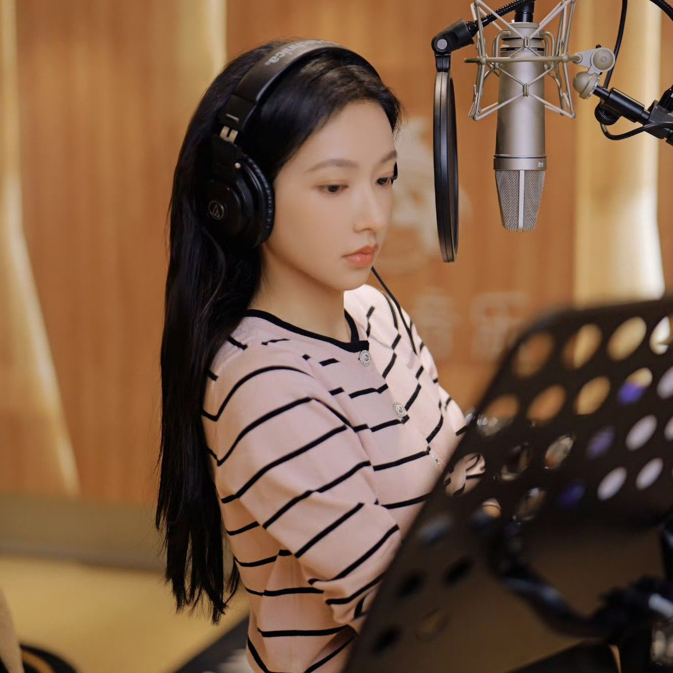 A moment captured by Cheng Xiao's fan