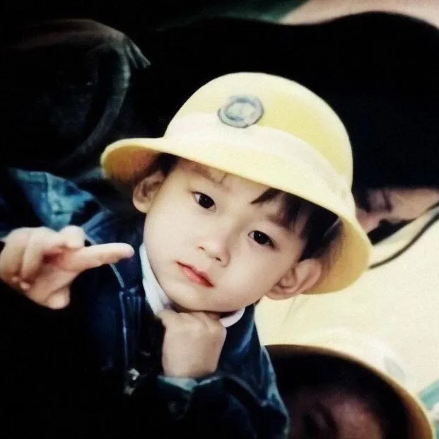 Latest photo of Chen (EXO)