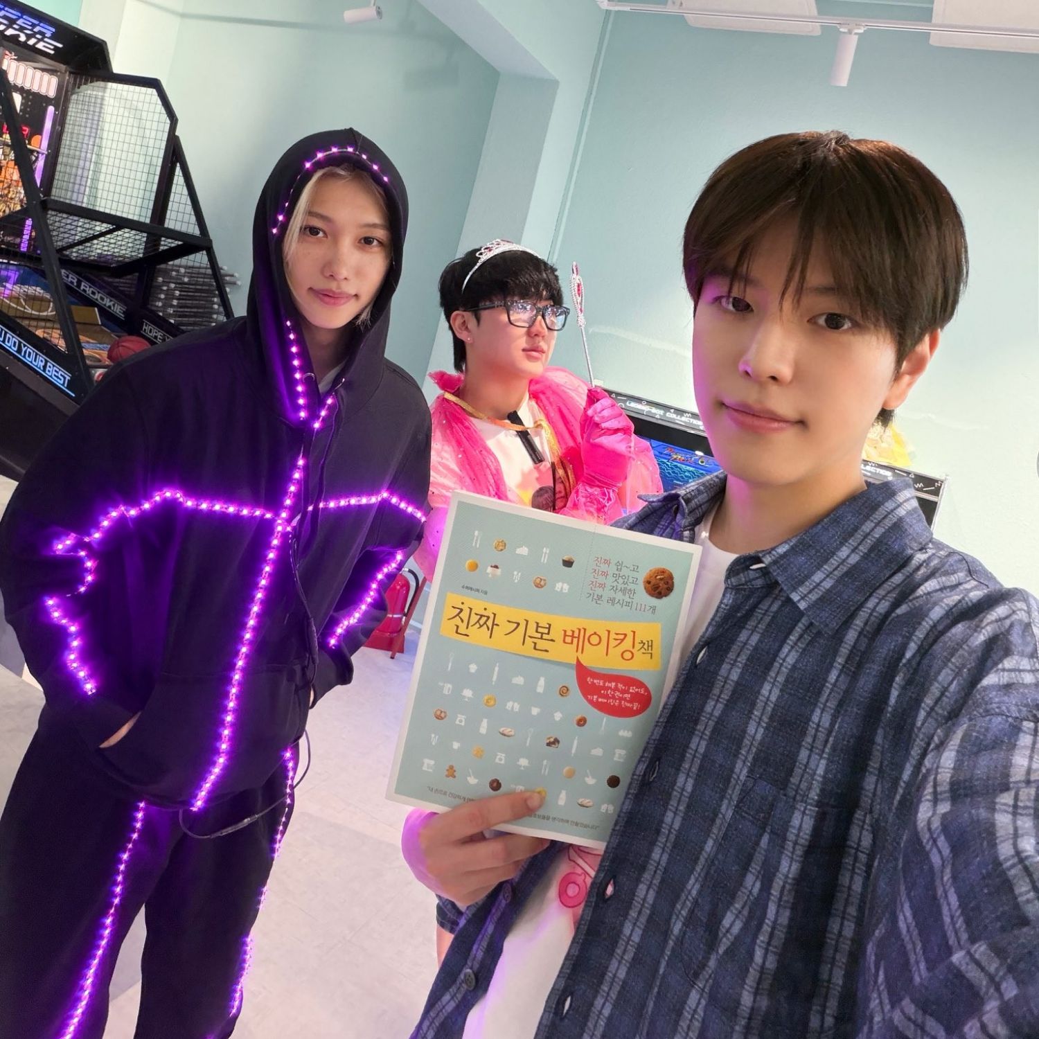 Behind-the-scenes cut of Changbin (Stray Kids)
