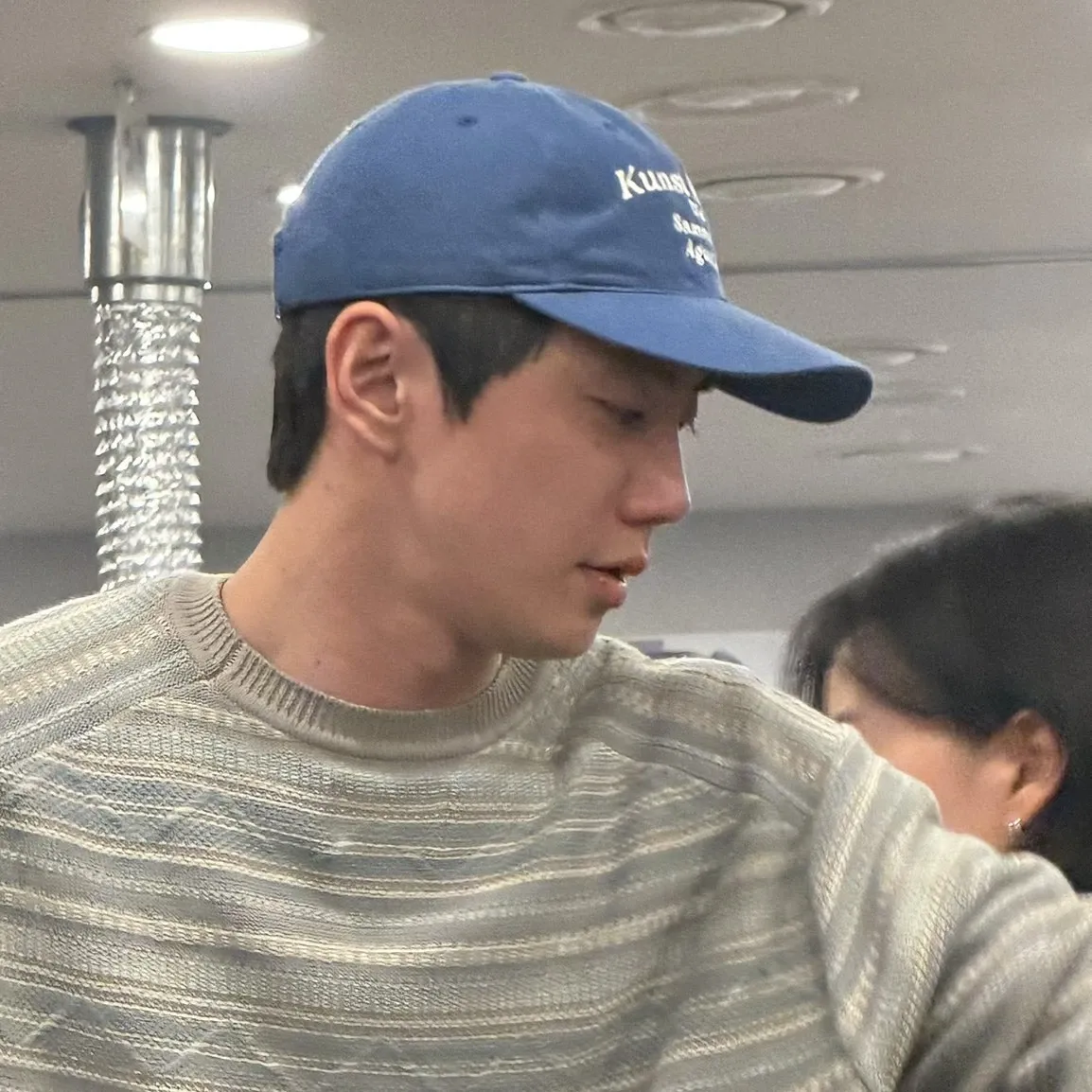 Behind-the-scenes cut of Lee Junyoung