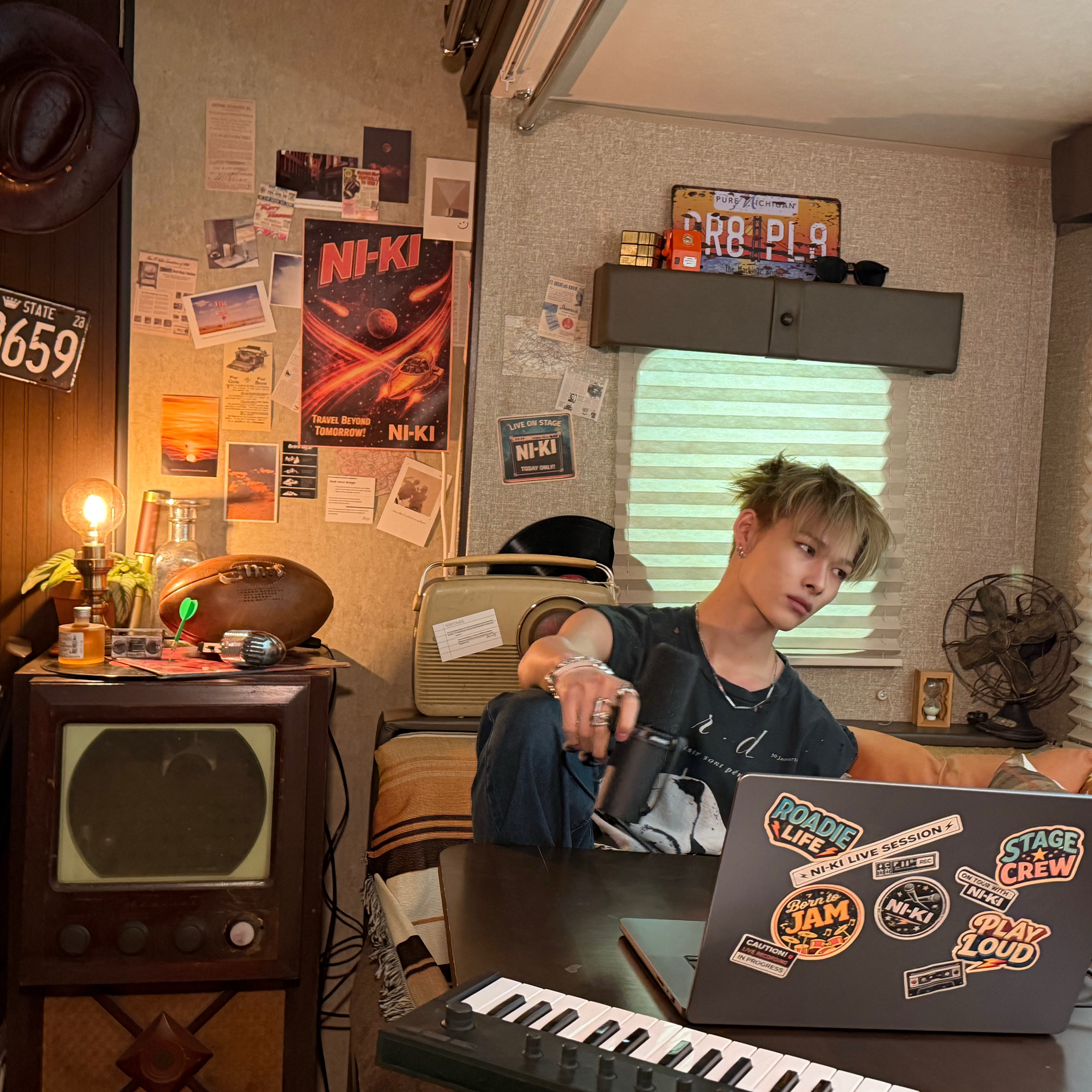 Potret di balik layar NI-KI (ENHYPEN)