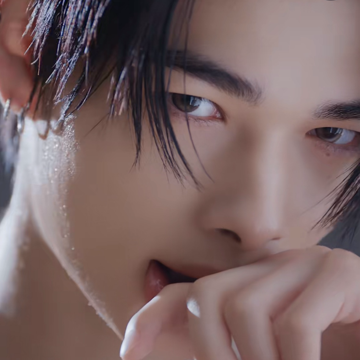 Momen yang diabadikan oleh penggemar NI-KI (ENHYPEN)