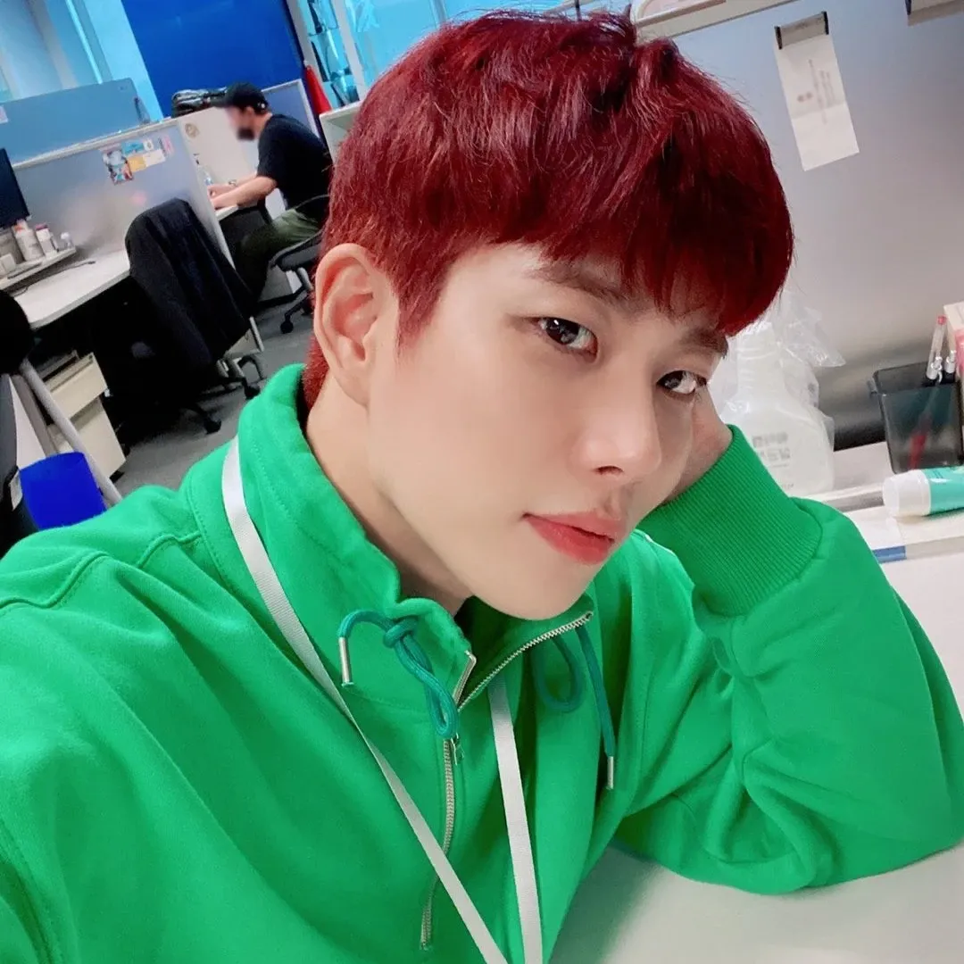 Behind-the-scenes cut of MJ (ASTRO)