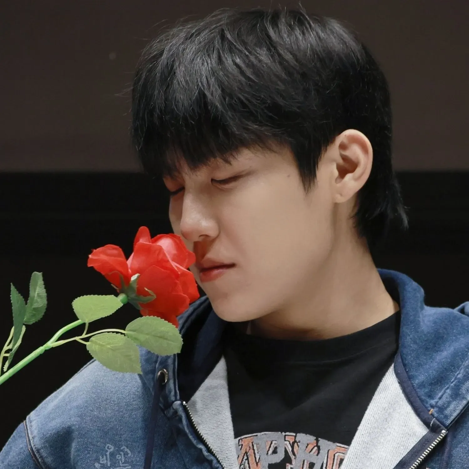 Foto terbaru Park Woojin (AB6IX)