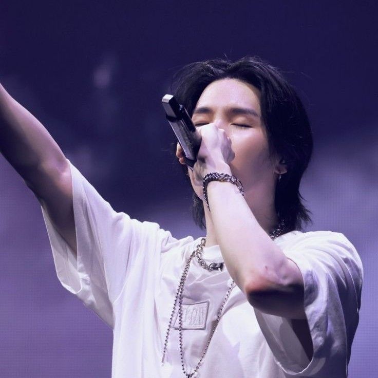 슈가 (방탄소년단) 최근 활동샷