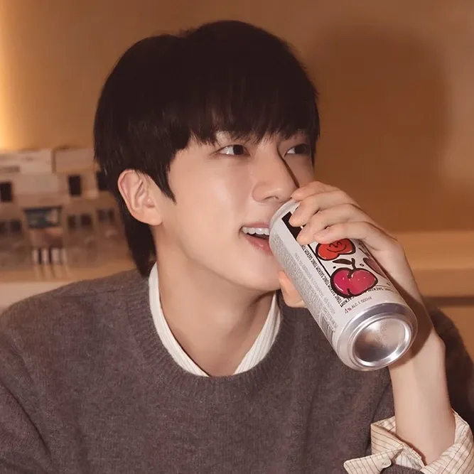 진 (방탄소년단)의 비하인드 컷