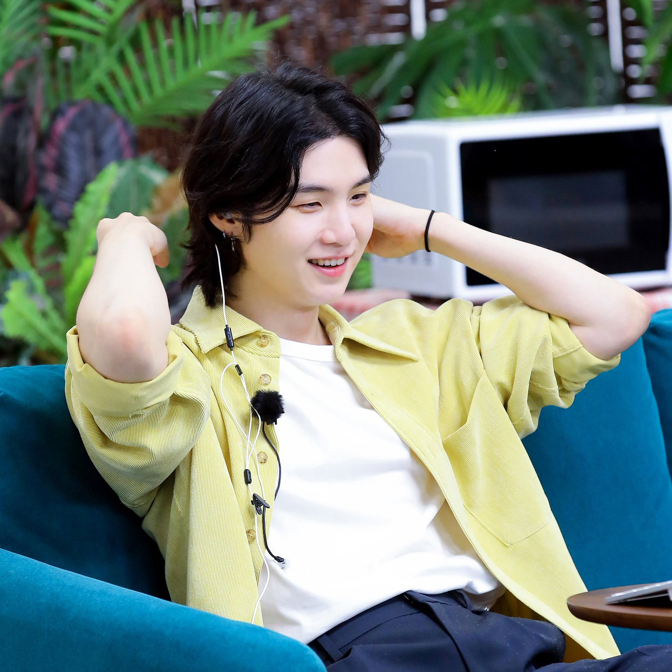 Behind-the-scenes cut of BTS