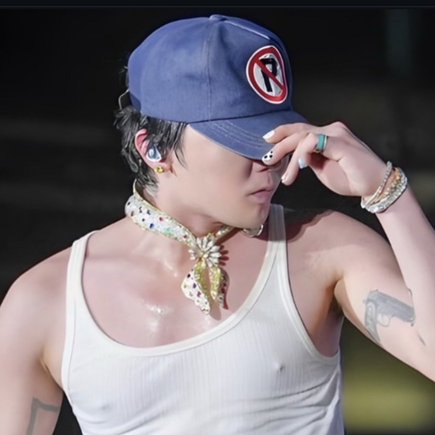 Behind-the-scenes cut of G-DRAGON (BIGBANG)