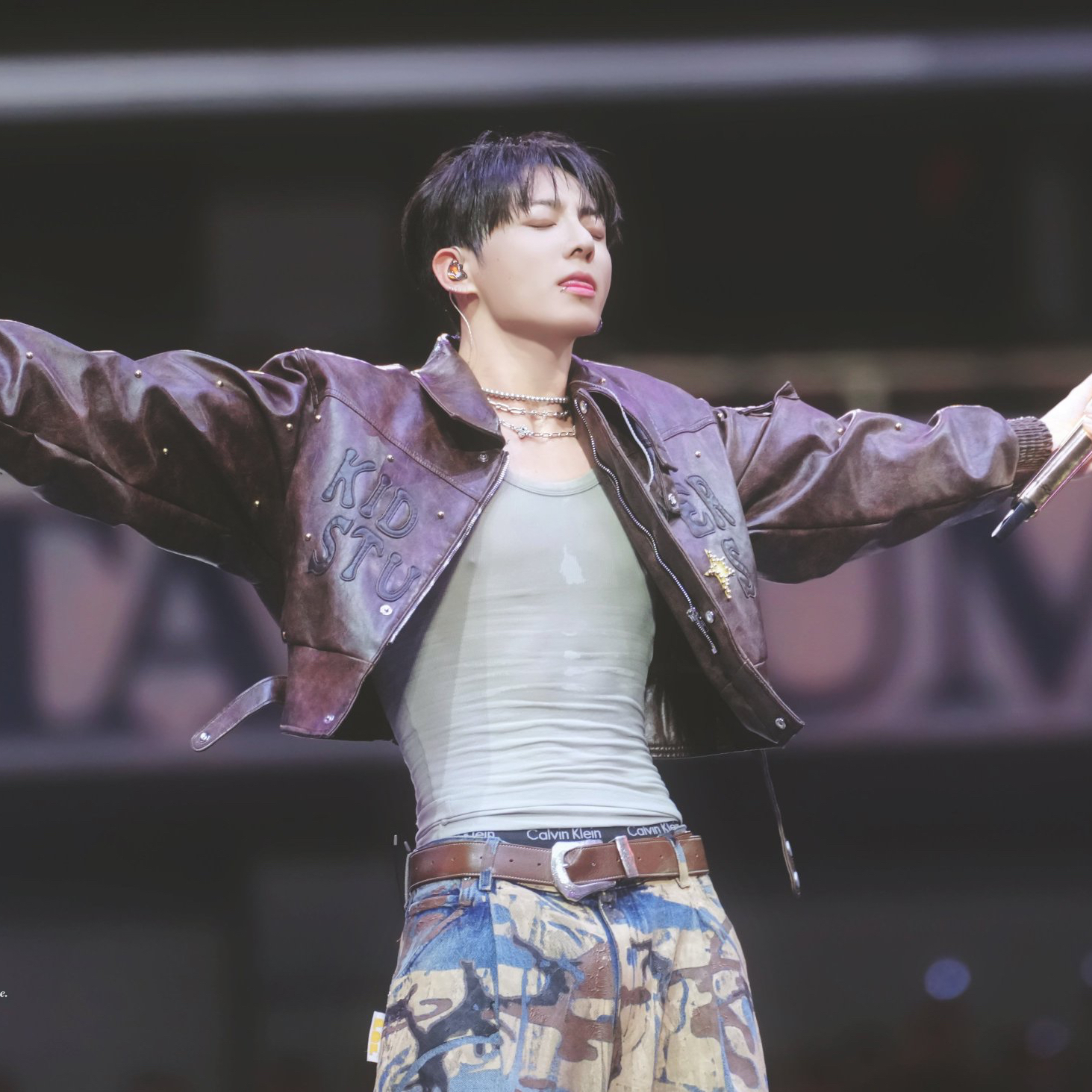 Foto aktivitas terbaru Jungkook (BTS)