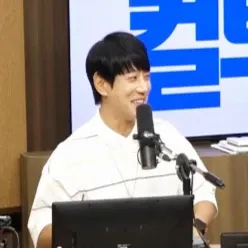 A moment captured by Hwang Chiyeol's fan