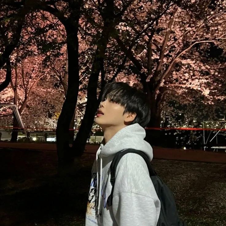 A moment captured by CRAVITY's fan