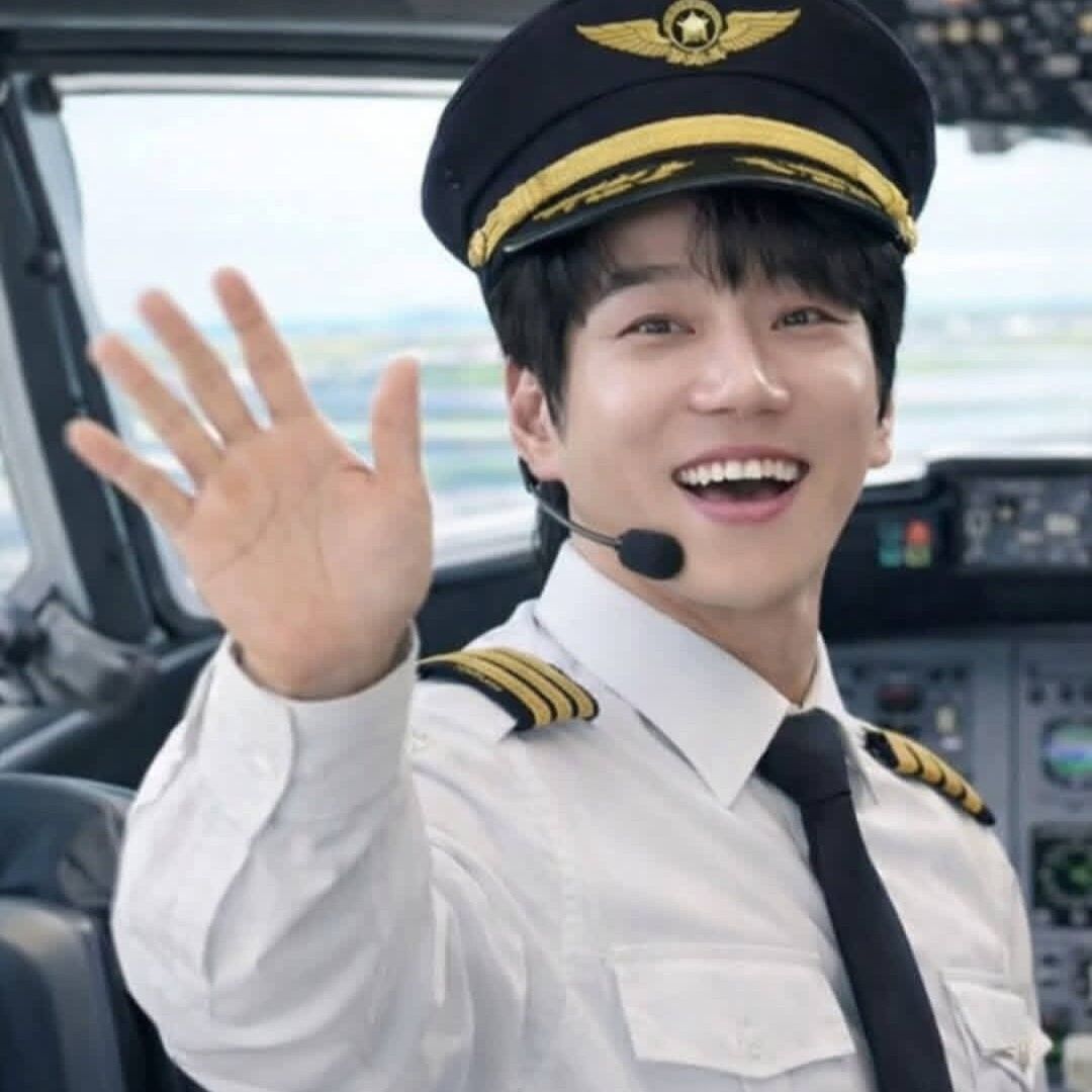 Recent activity shot of Hwang Chiyeol