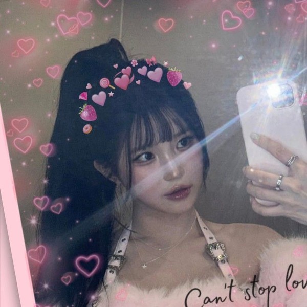 今天在最爱偶像中闪耀的宋河英 (fromis_9)代表照片