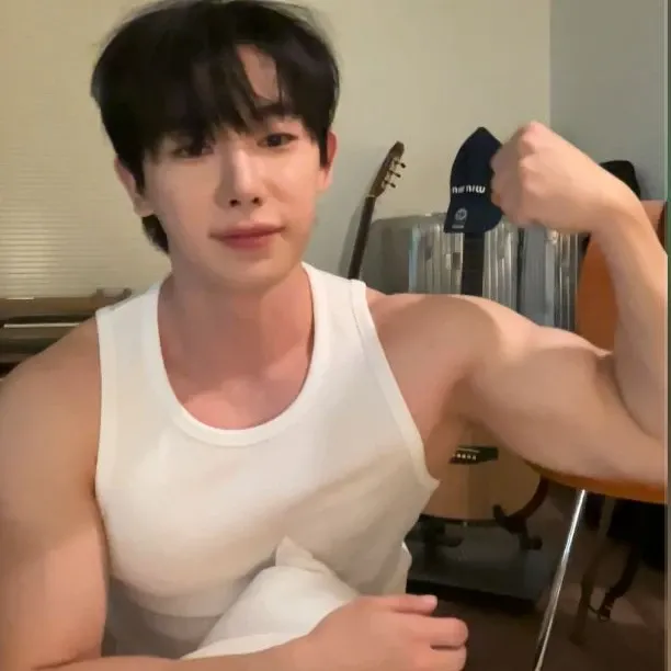 A moment captured by Wonho's fan