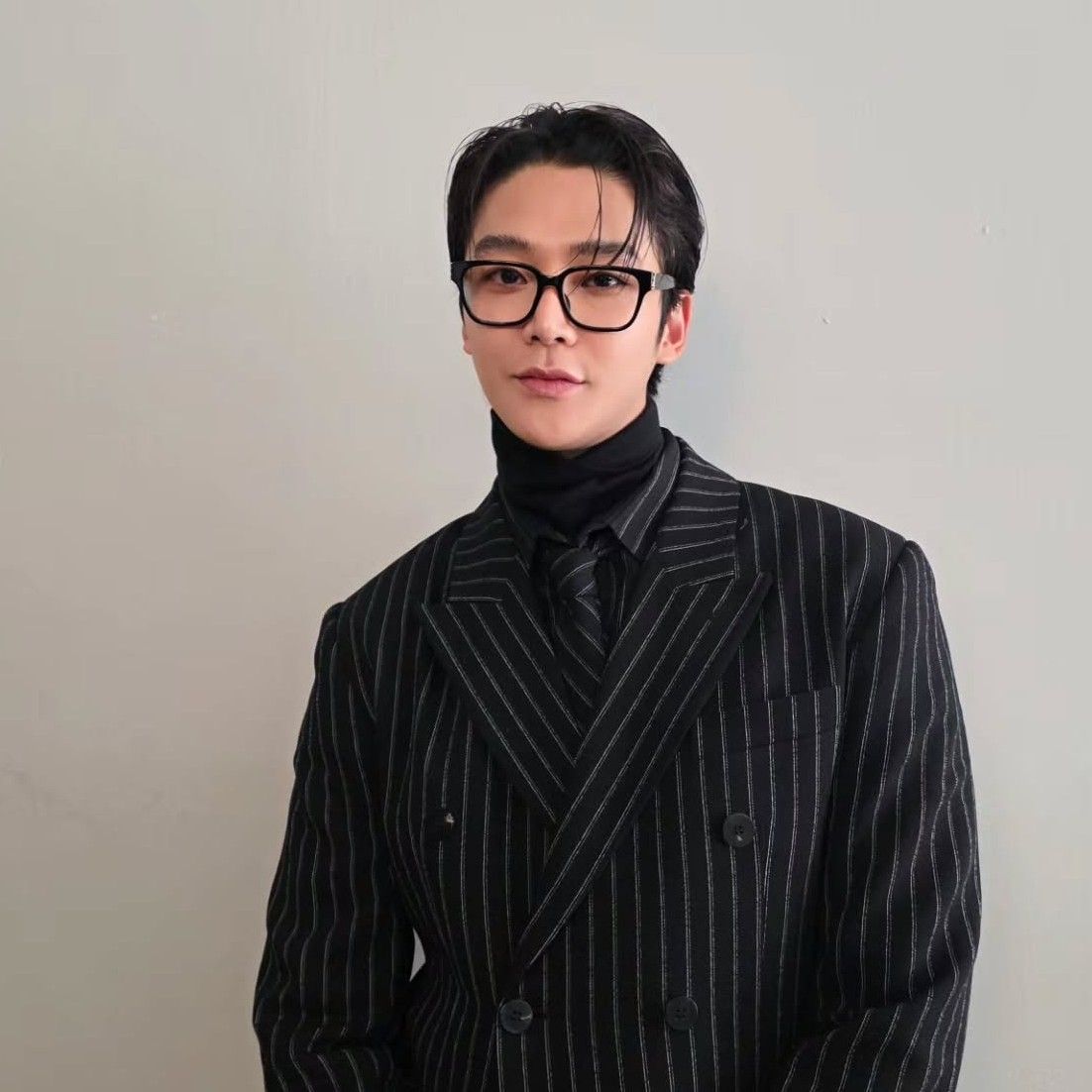 로운의 최신 사진