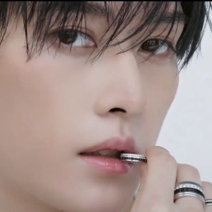 A moment captured by Lee Know (Stray Kids)'s fan