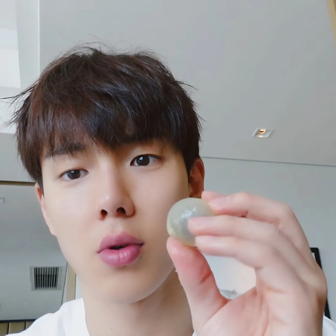 Shownu (MONSTA X)粉絲拍下的瞬間