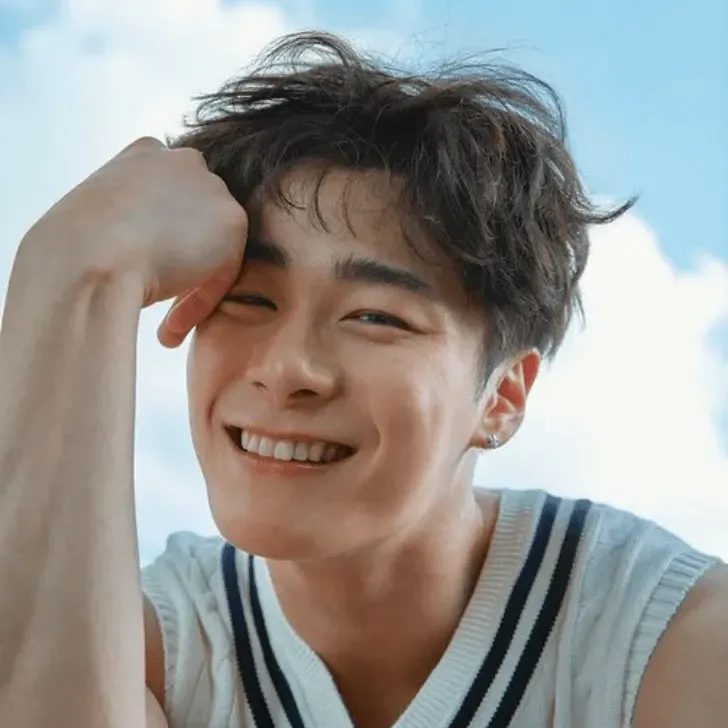 A moment captured by Moonbin (ASTRO)'s fan