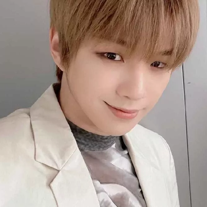 Foto aktivitas terbaru Kang Daniel