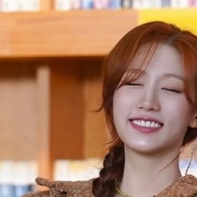 Recent activity shot of Jeong Yein (Lovelyz)