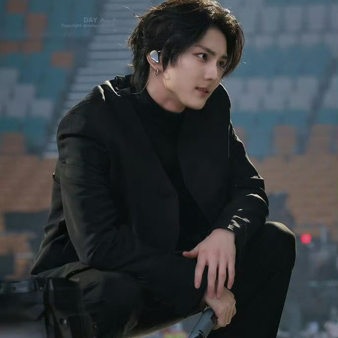 Latest photo of Jungwon (ENHYPEN)