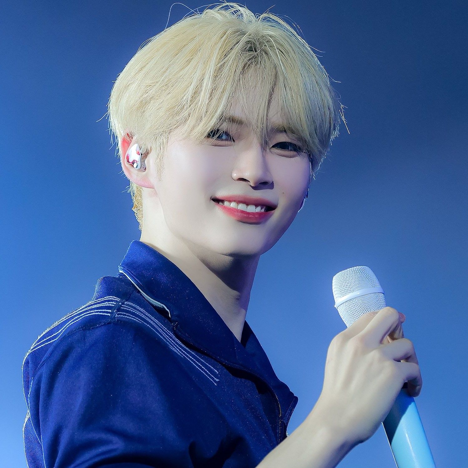 A moment captured by Sung Hanbin (ZEROBASEONE)'s fan