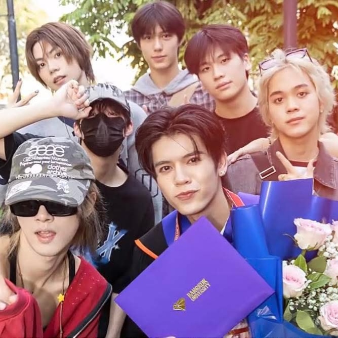 A moment captured by NexT1DE's fan