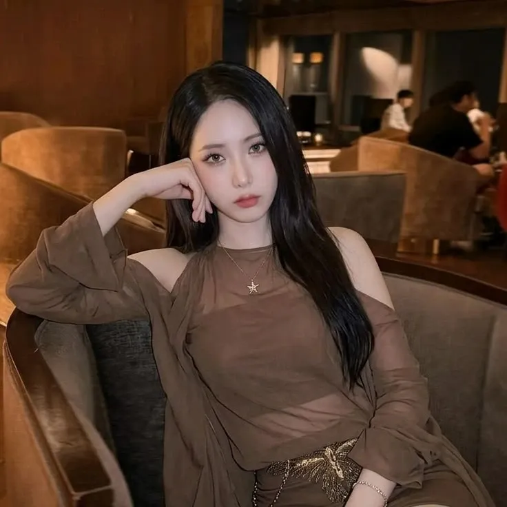 A moment captured by SinB (GFRIEND, VIVIZ)'s fan