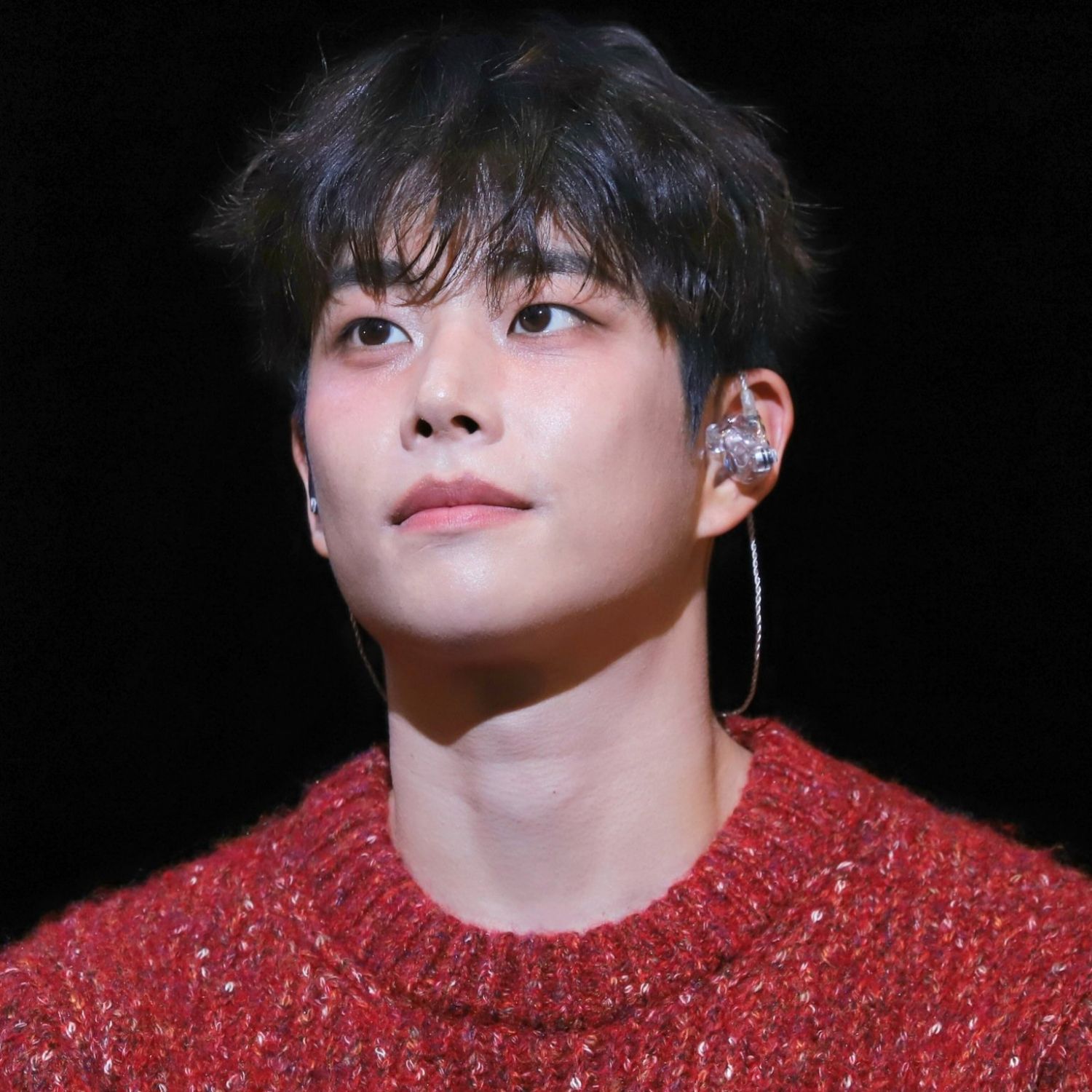 A moment captured by MJ (ASTRO)'s fan