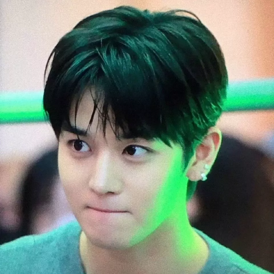 Behind-the-scenes cut of Bae Jinyoung