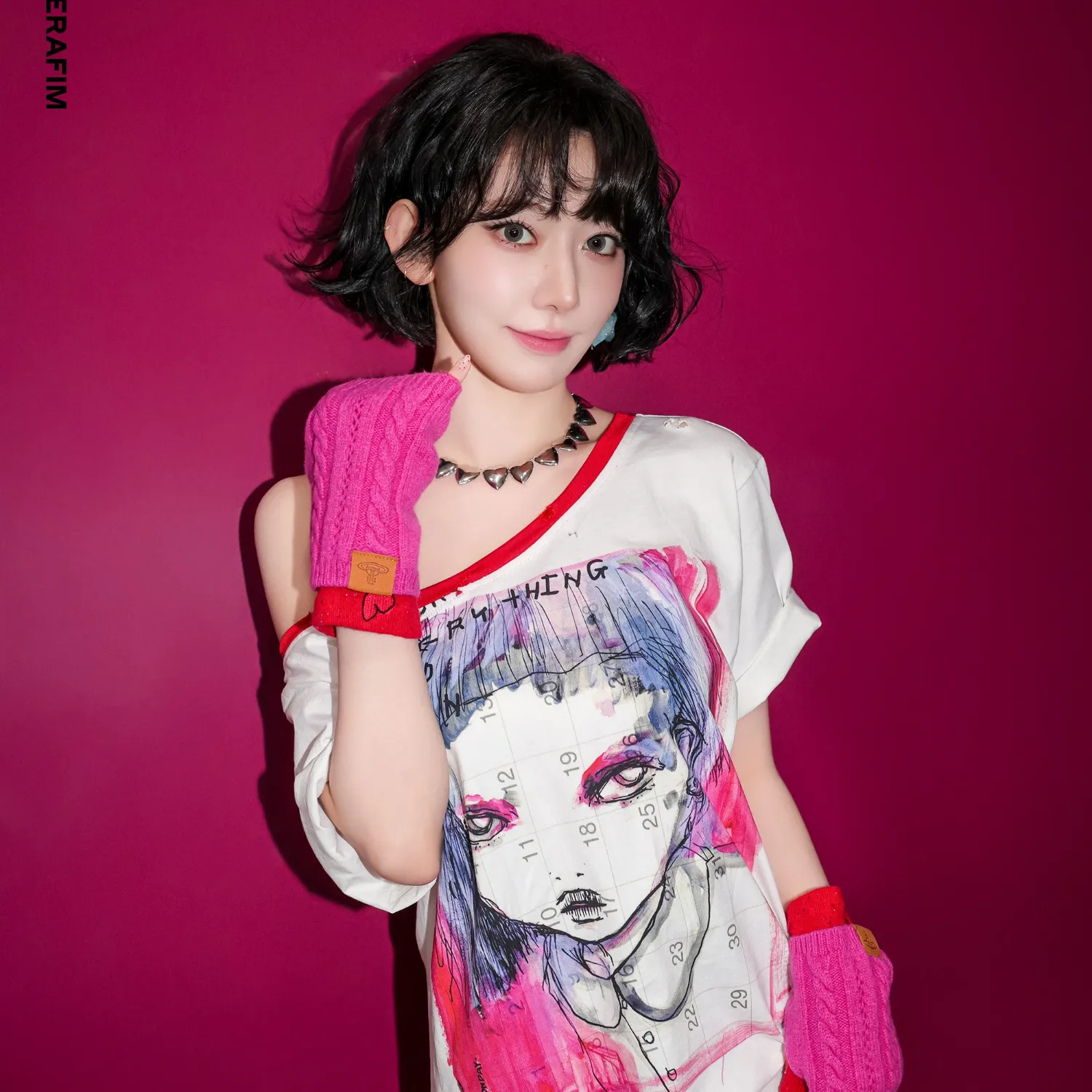 Behind-the-scenes cut of Sakura (LE SSERAFIM)