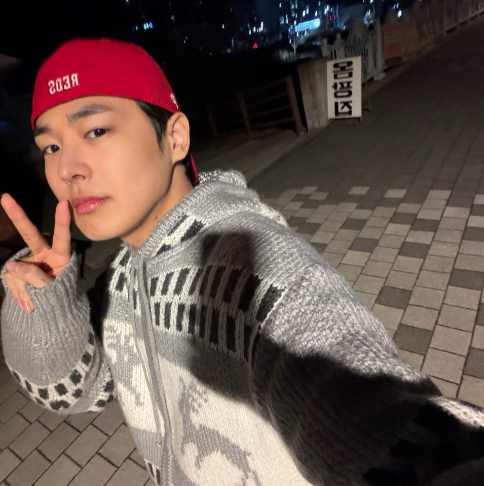 A moment captured by Choi Byungchan's fan