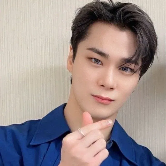 A moment captured by Moonbin (ASTRO)'s fan