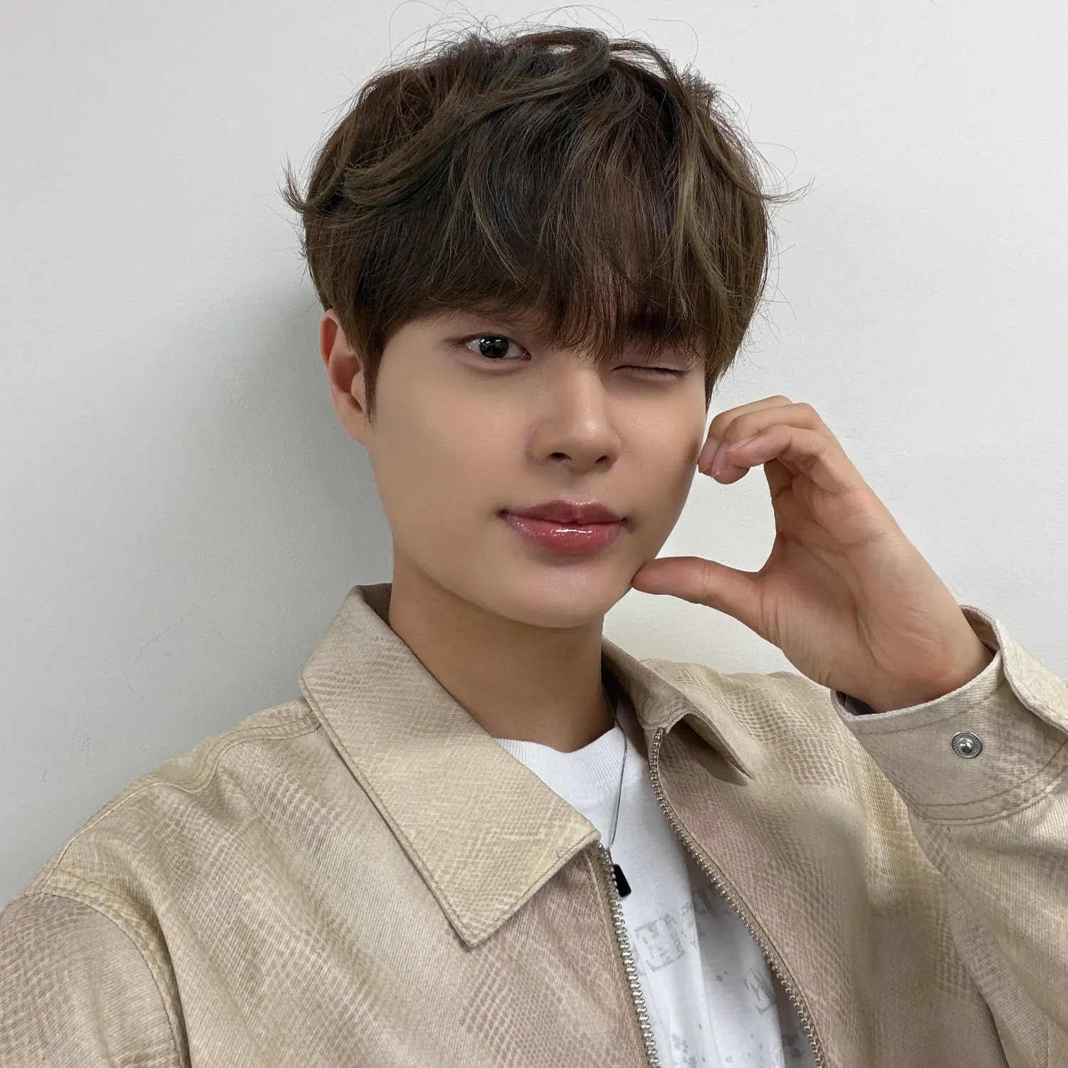 Latest photo of Lee Daehwi (AB6IX)